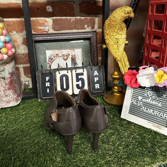 Ankle boots - Picture 2 of 7